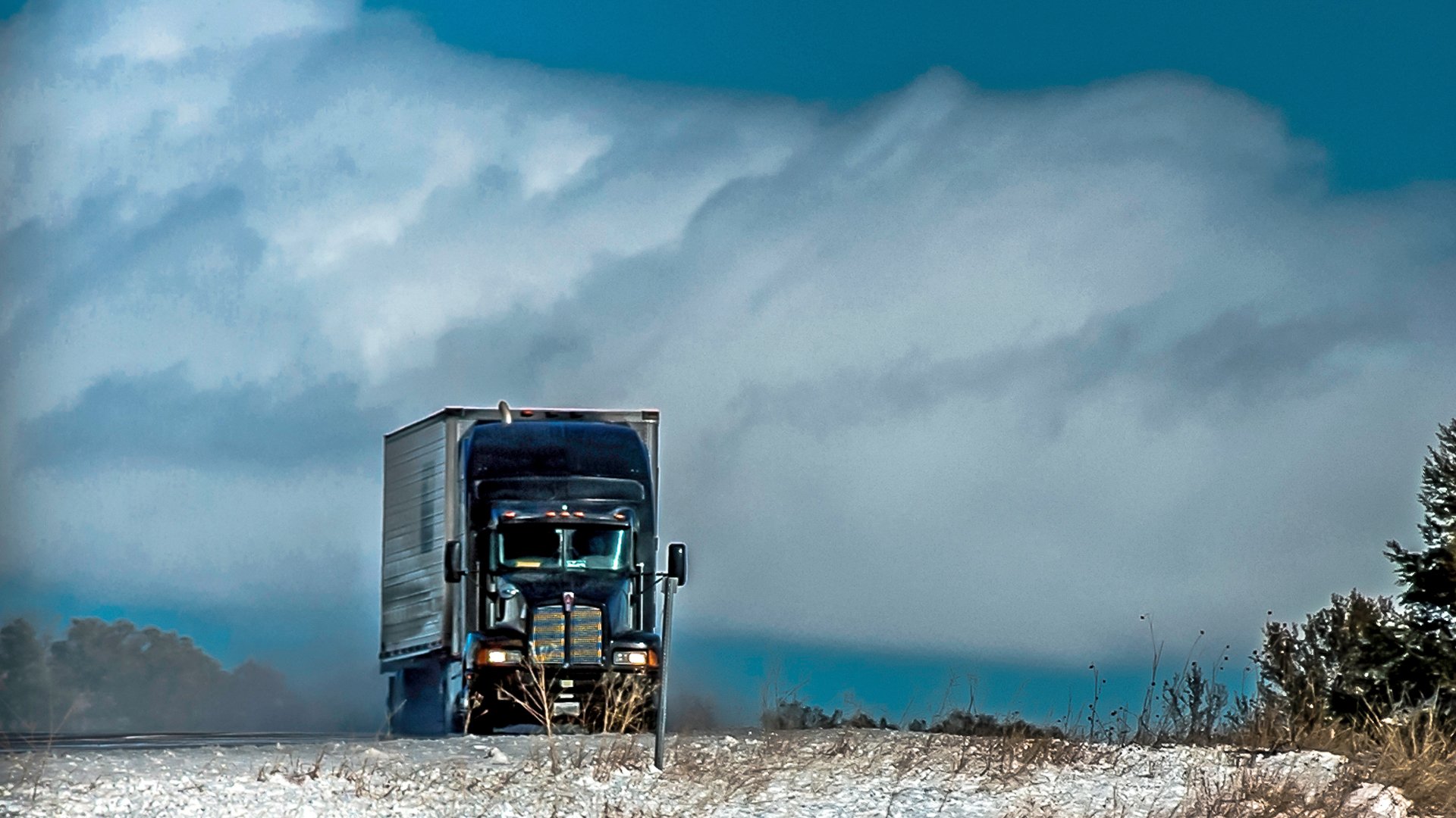 FMCSA_monitoring_weather_1-credit-JAFW